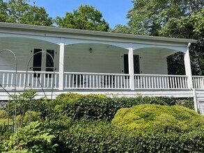 856 Boston Post Rd in Madison, CT - Building Photo - Building Photo