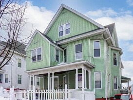 22 Stoneland Rd, Unit B in Worcester, MA - Building Photo