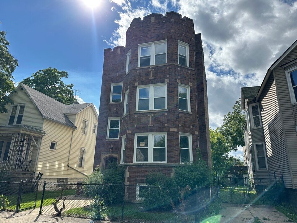 11320 S Edbrooke Ave in Chicago, IL - Building Photo