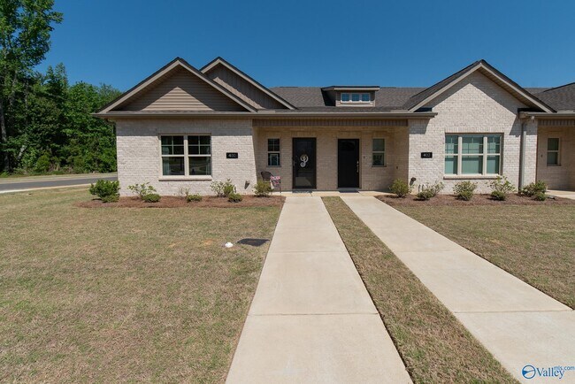 400 Ronnie Drive SE in Hartselle, AL - Building Photo - Building Photo