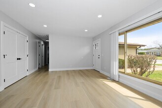 7800 W Kingston Dr in Frankfort, IL - Building Photo - Building Photo