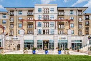 Cleo Luxury Apartments in Dallas, TX - Building Photo