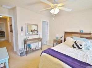 2976 SW 35th Pl, Unit 90 in Gainesville, FL - Foto de edificio - Building Photo