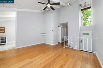 238 Thistle Cir in Martinez, CA - Building Photo - Building Photo