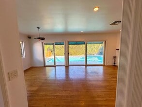 6500 Whitaker Ave in Van Nuys, CA - Building Photo - Building Photo