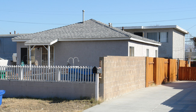 307 Millar Ave in El Cajon, CA - Foto de edificio - Building Photo