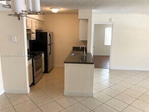 778 NW 103rd Ter, Unit 103 in Pembroke Pines, FL - Building Photo - Building Photo