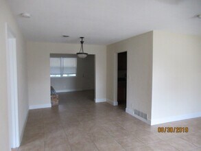 1660 Caldwell Rd in South Daytona, FL - Building Photo - Building Photo