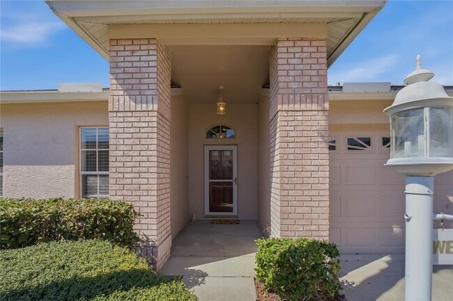 1221 Wolford Dr in Trinity, FL - Building Photo - Building Photo