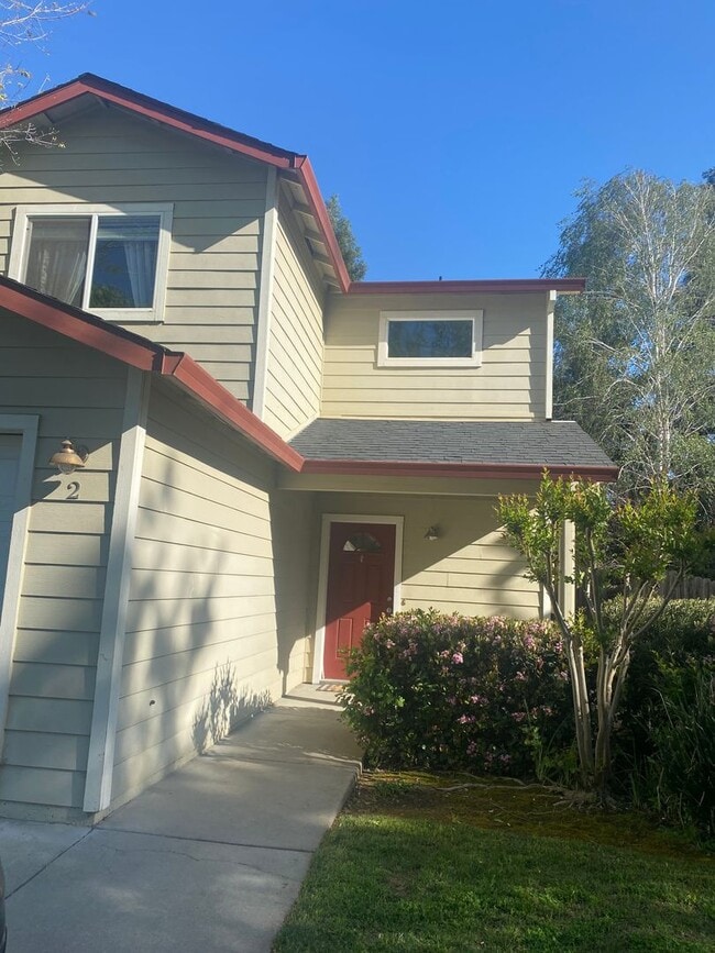 563 Morgan Dr in Chico, CA - Building Photo - Building Photo
