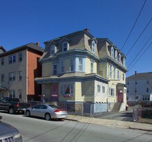 122 Tuttle St in Fall River, MA - Building Photo
