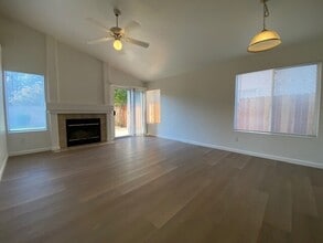 8582 Underhill Dr in Sacramento, CA - Building Photo - Building Photo