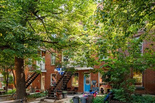 736 Desnoyers Rue in Montréal, QC - Building Photo