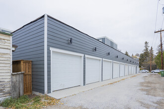 1615 8 Av NW in Calgary, AB - Building Photo - Building Photo