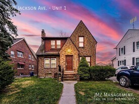 1809 Jackson Ave in Ann Arbor, MI - Building Photo
