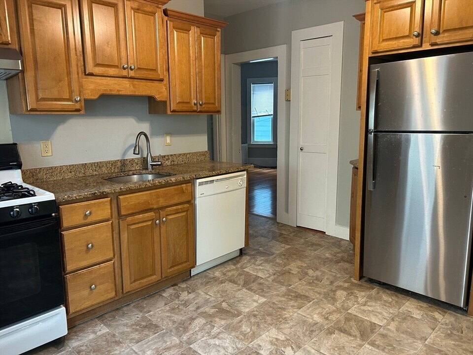 82 Conwell Ave in Somerville, MA - Building Photo