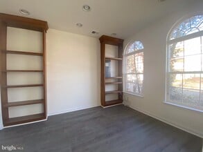 13400 Fountain Club Dr in Germantown, MD - Building Photo - Building Photo