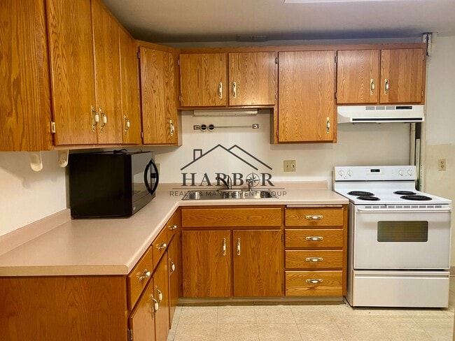 property at 23 8th St NW