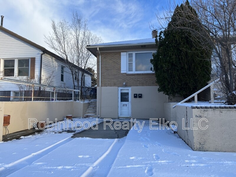 272 W Cedar St in Elko, NV - Building Photo