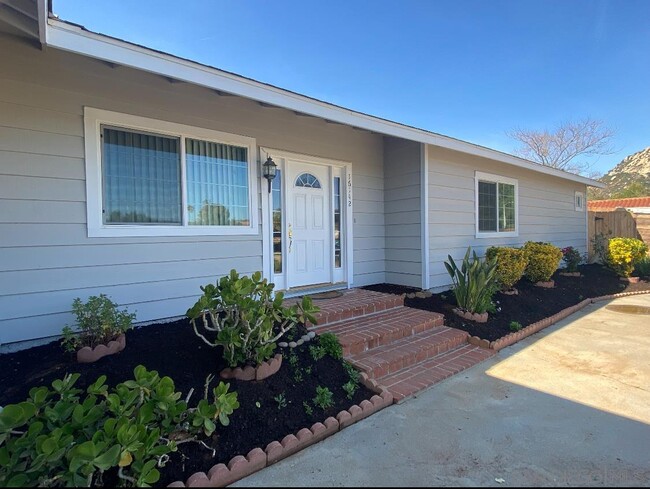16142 Dartolo Rd in Ramona, CA - Building Photo - Building Photo