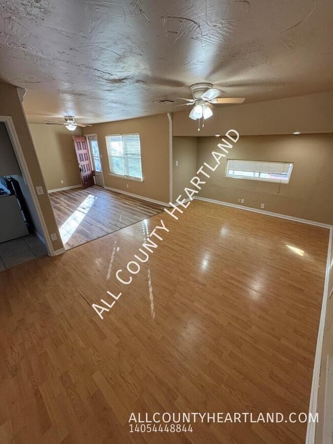 3326 Willow Creek Dr in Midwest City, OK - Building Photo - Building Photo