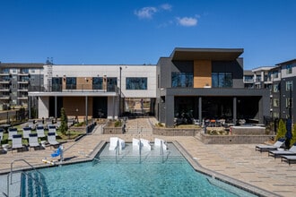 Wellen in Charlotte, NC - Foto de edificio - Building Photo
