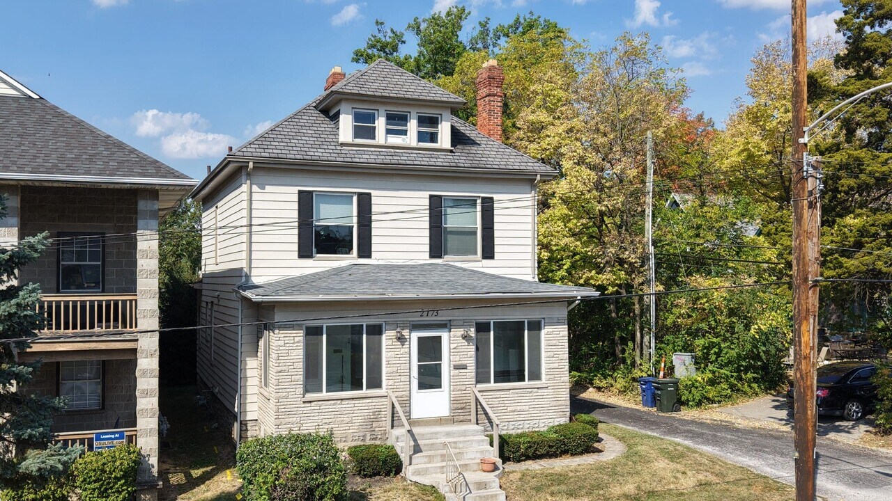 2173 Indianola Ave in Columbus, OH - Building Photo