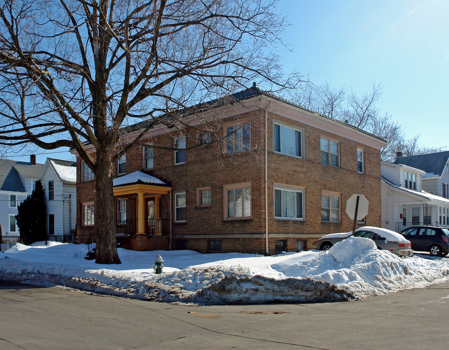 1239-1241 W 5th St in Lorain, OH - Building Photo