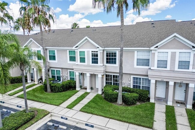 632 Kensington Lake Cir in Brandon, FL - Building Photo - Building Photo