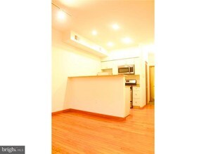 260 S 11th St in Philadelphia, PA - Building Photo - Building Photo