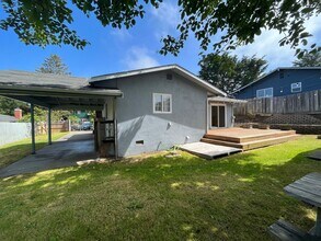 2276 Mabelle Ave in Eureka, CA - Building Photo - Building Photo