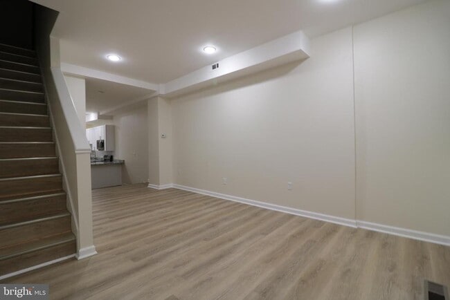 property at 725 N Chester St