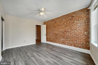 325 S Fremont Ave in Baltimore, MD - Building Photo - Building Photo