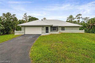 4160 5th Ave SW in Naples, FL - Building Photo