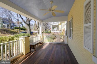 5717 Chevy Chase Pkwy NW in Washington, DC - Building Photo - Building Photo