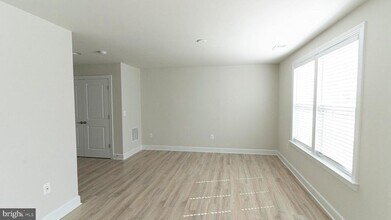 13804 Litespeed Way in Gainesville, VA - Building Photo - Building Photo