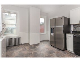 33 Putnam Ave, Unit 33 in Cambridge, MA - Building Photo - Building Photo