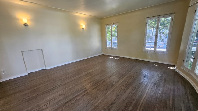 6290 Commodore Sloat Dr in Los Angeles, CA - Building Photo - Building Photo