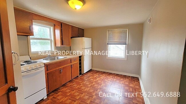 412 N Cedar St in Chaska, MN - Building Photo - Building Photo