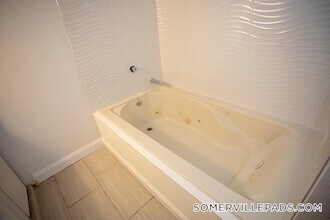 60 Atherton St, Unit 1R in Somerville, MA - Building Photo - Building Photo