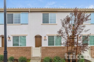 10472 Barrena Lp in Elk Grove, CA - Building Photo