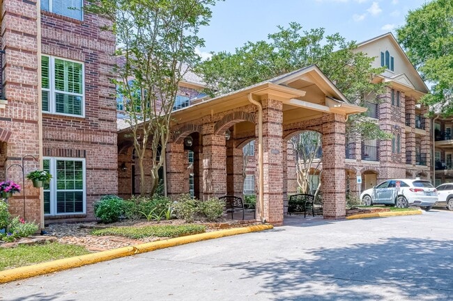 property at 2803 Kings Crossing Dr