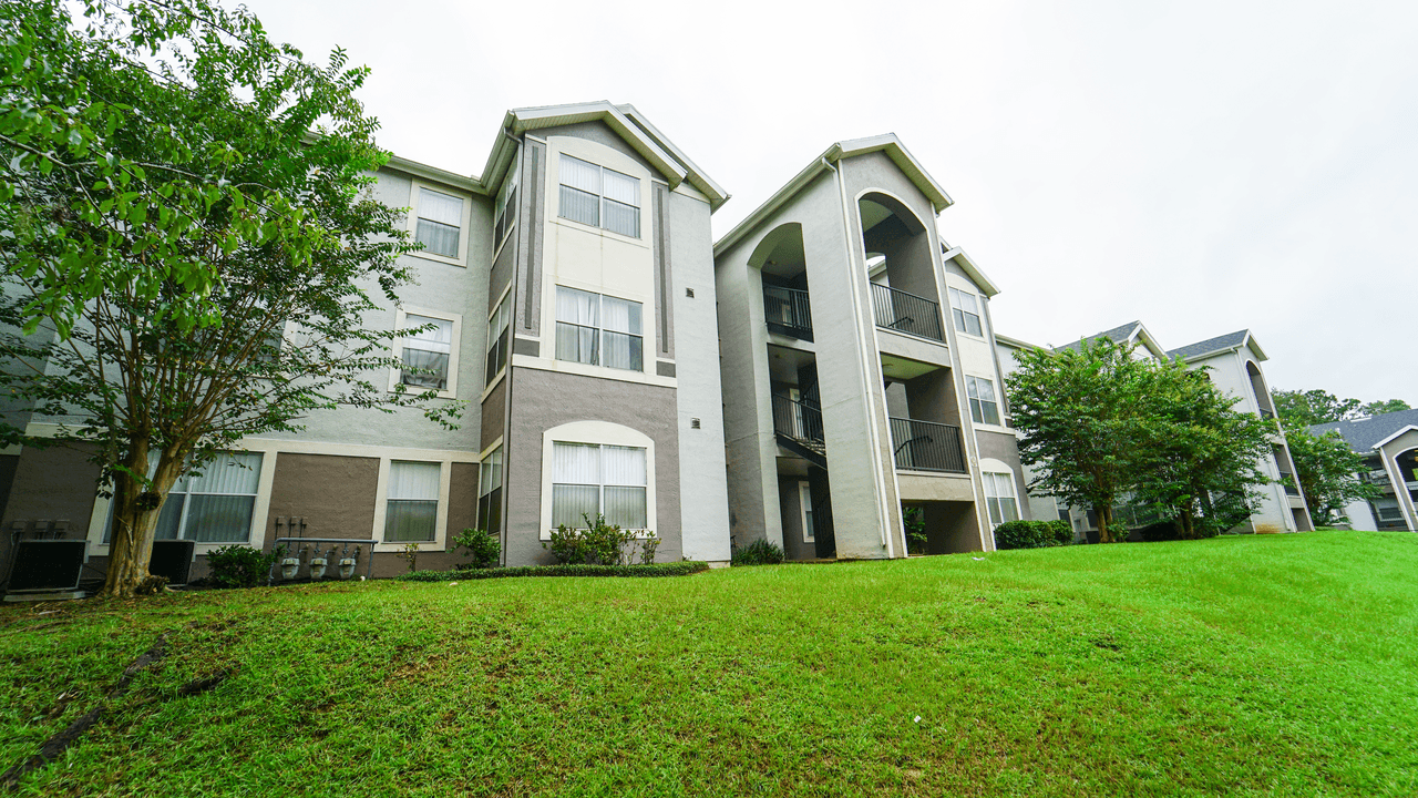 Glen Oaks Apartments in Tallahassee, FL - Foto de edificio