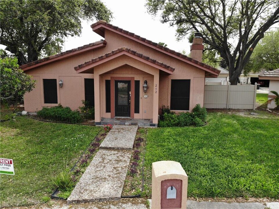 37 San Jacinto St in Mission, TX - Building Photo