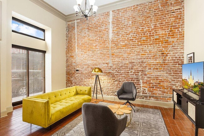 30 Baronne St in New Orleans, LA - Foto de edificio - Building Photo
