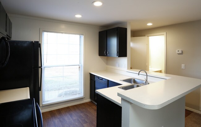 Eagle Ridge Apartments in Dayton, OH - Building Photo - Interior Photo