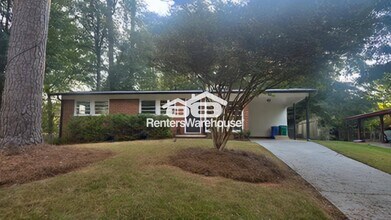 1108 Greenbriar Cir in Decatur, GA - Building Photo - Building Photo