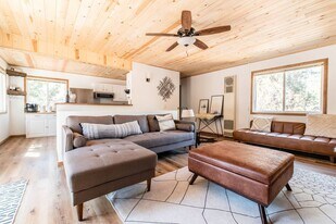 633 Barret Way in Big Bear City, CA - Building Photo