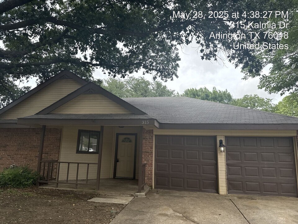 315 Kalmia Dr in Arlington, TX - Building Photo
