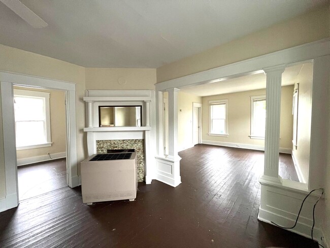 826 W 4th St, Unit 2